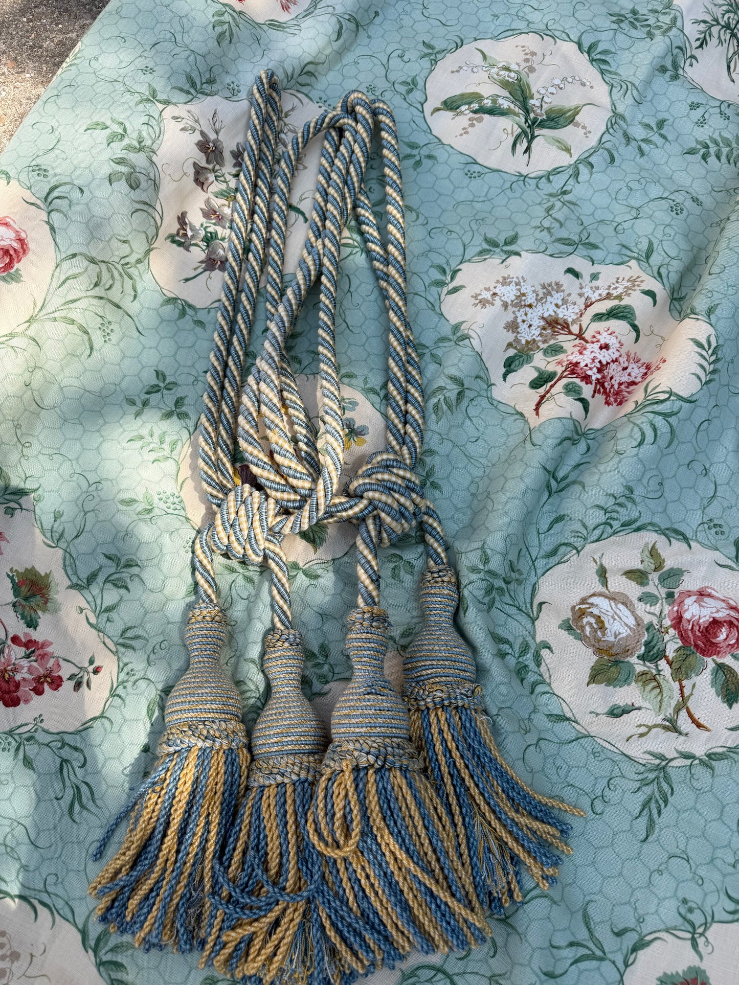 CURTAIN TIE BACKS