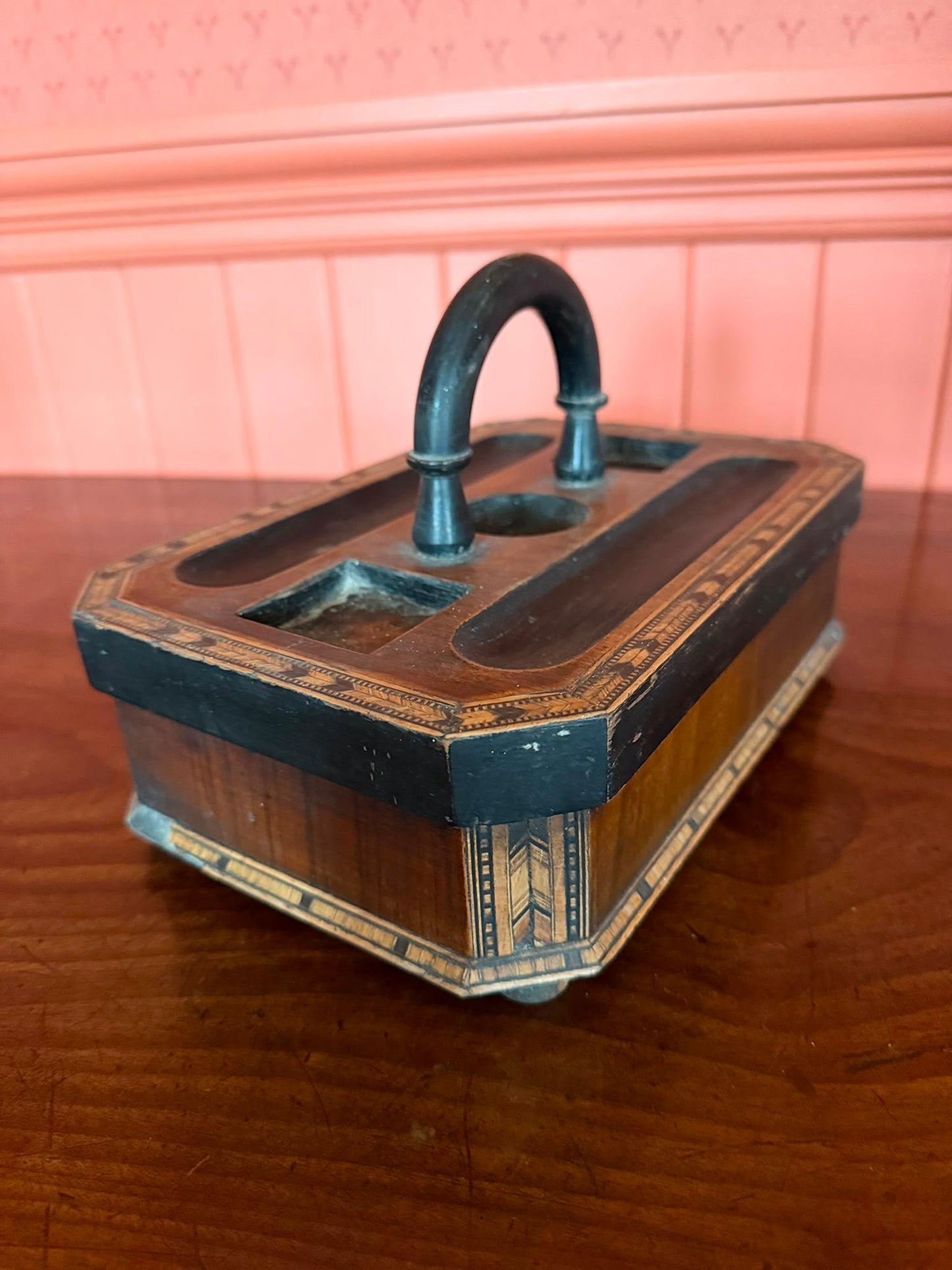WOODEN BOX