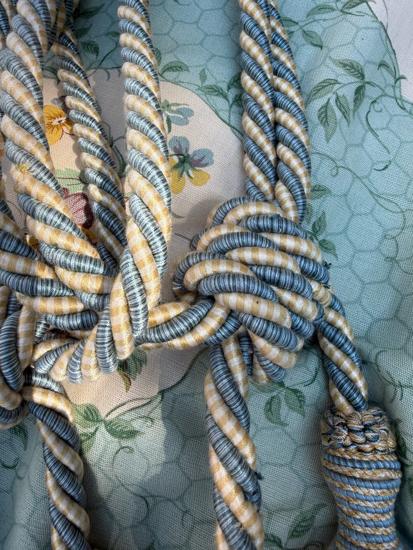 CURTAIN TIE BACKS