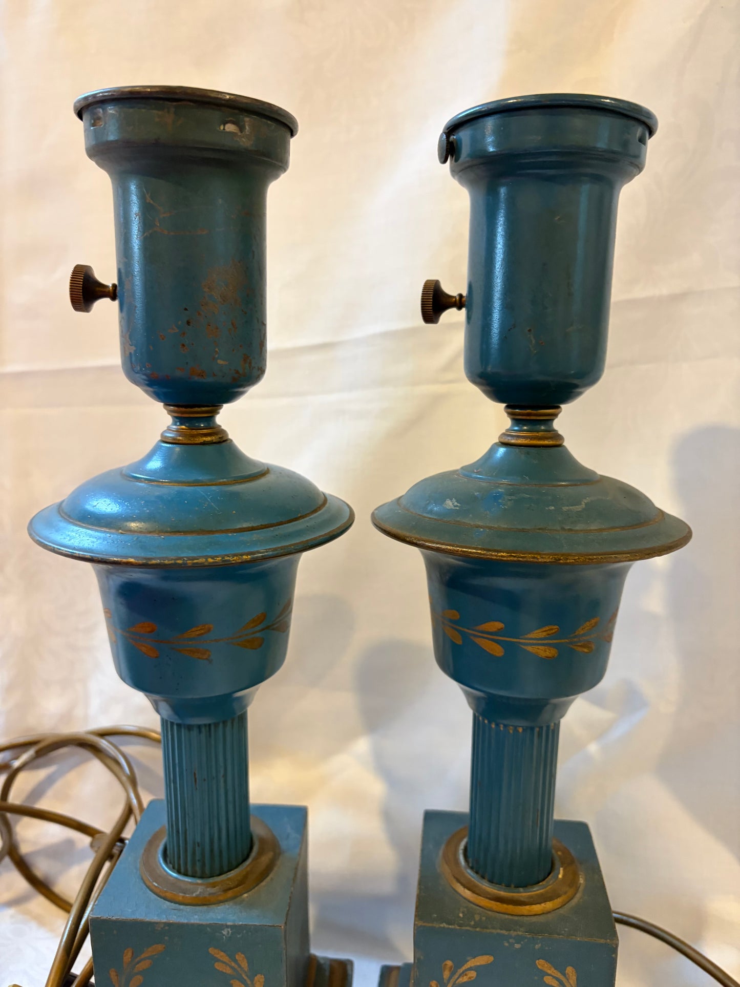 PAIR OF LAMPS