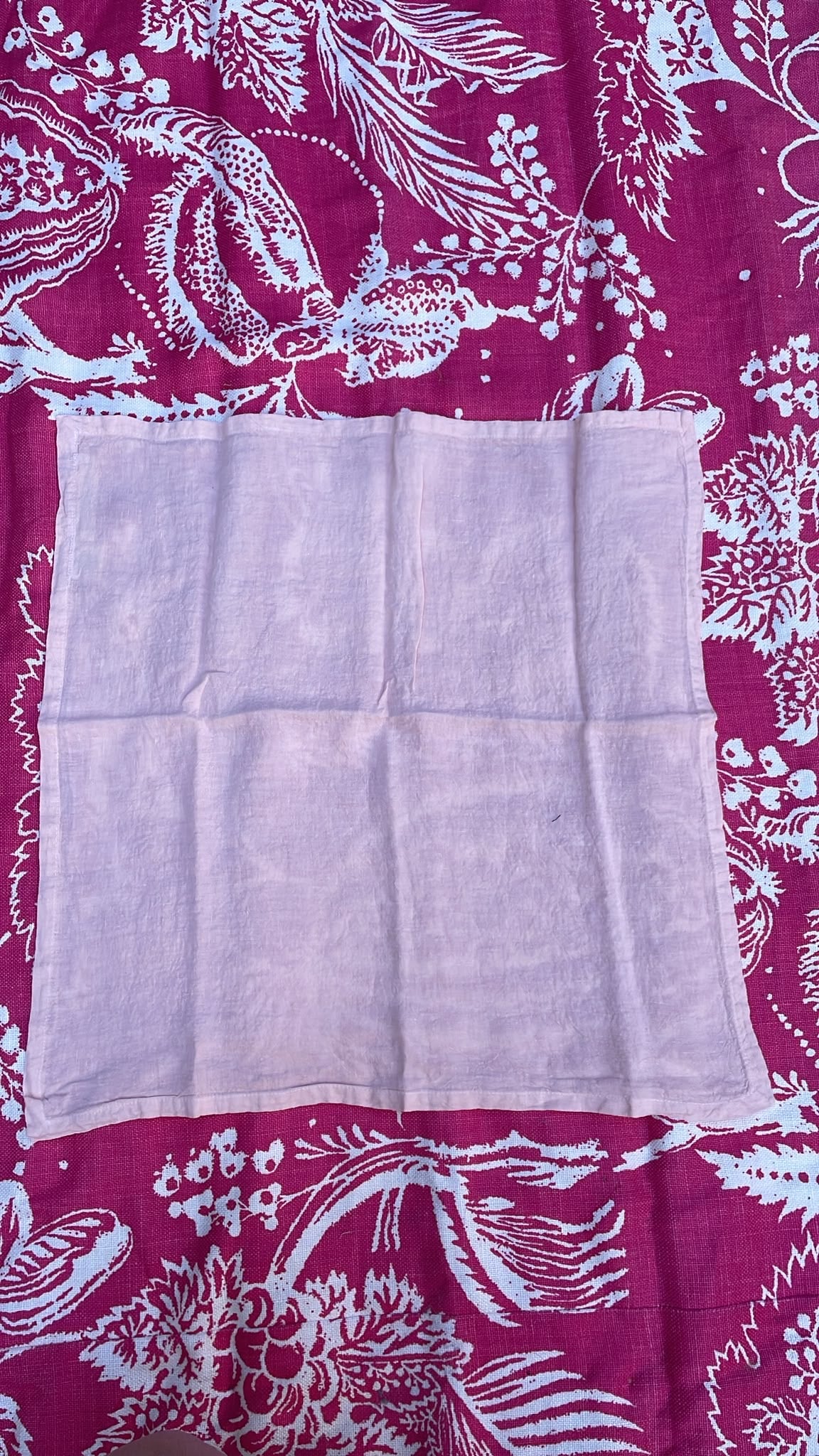LINEN NAPKINS