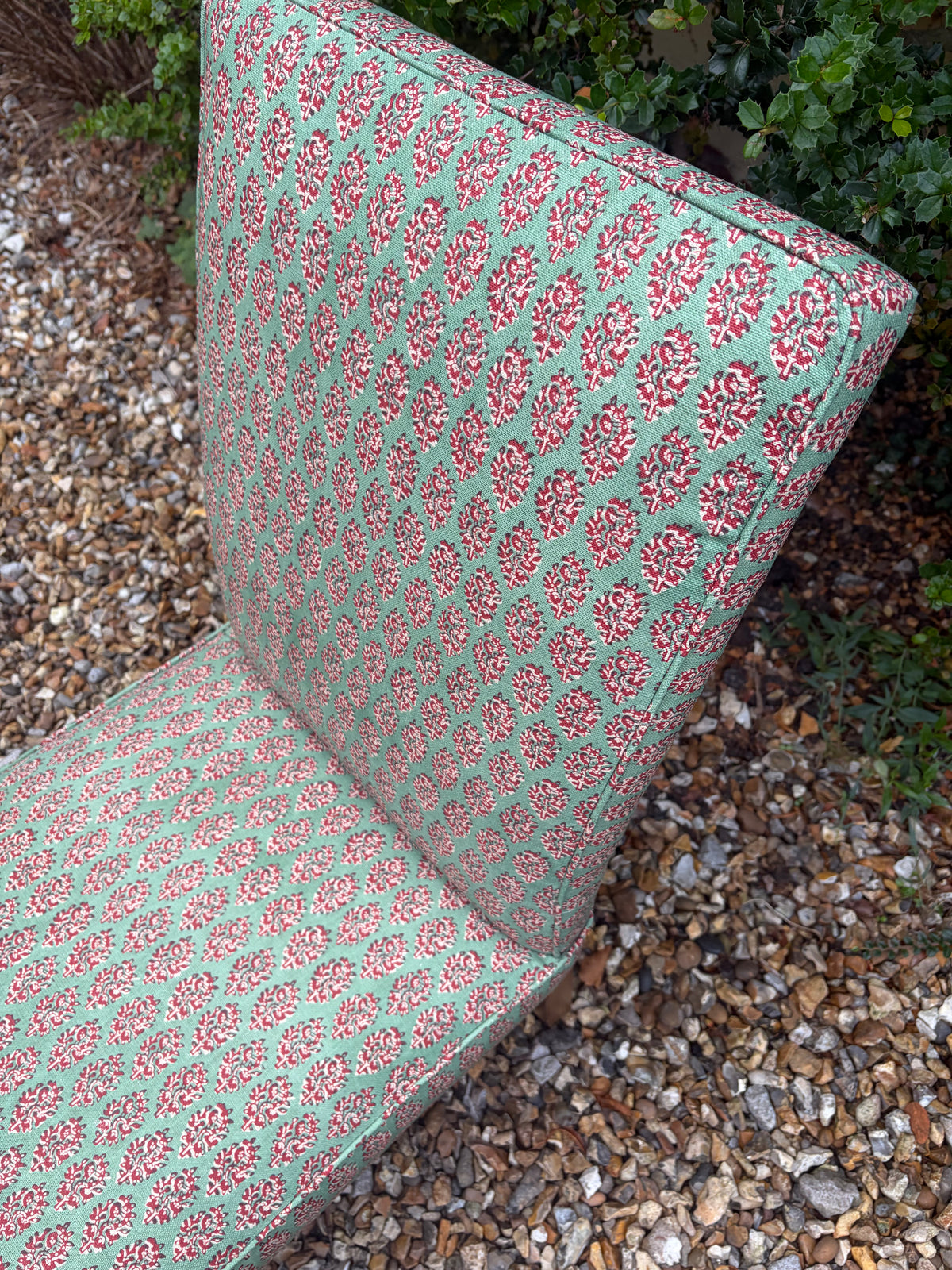 SLIPPER CHAIR