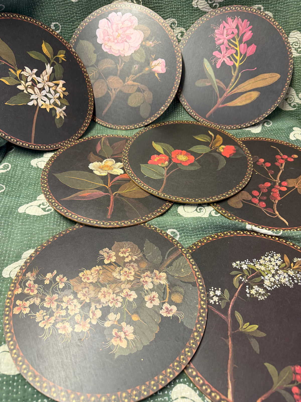 CIRCULAR PLACEMATS