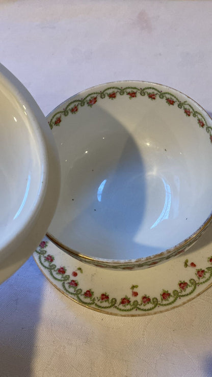 LIDDED BOWL AND PLATE