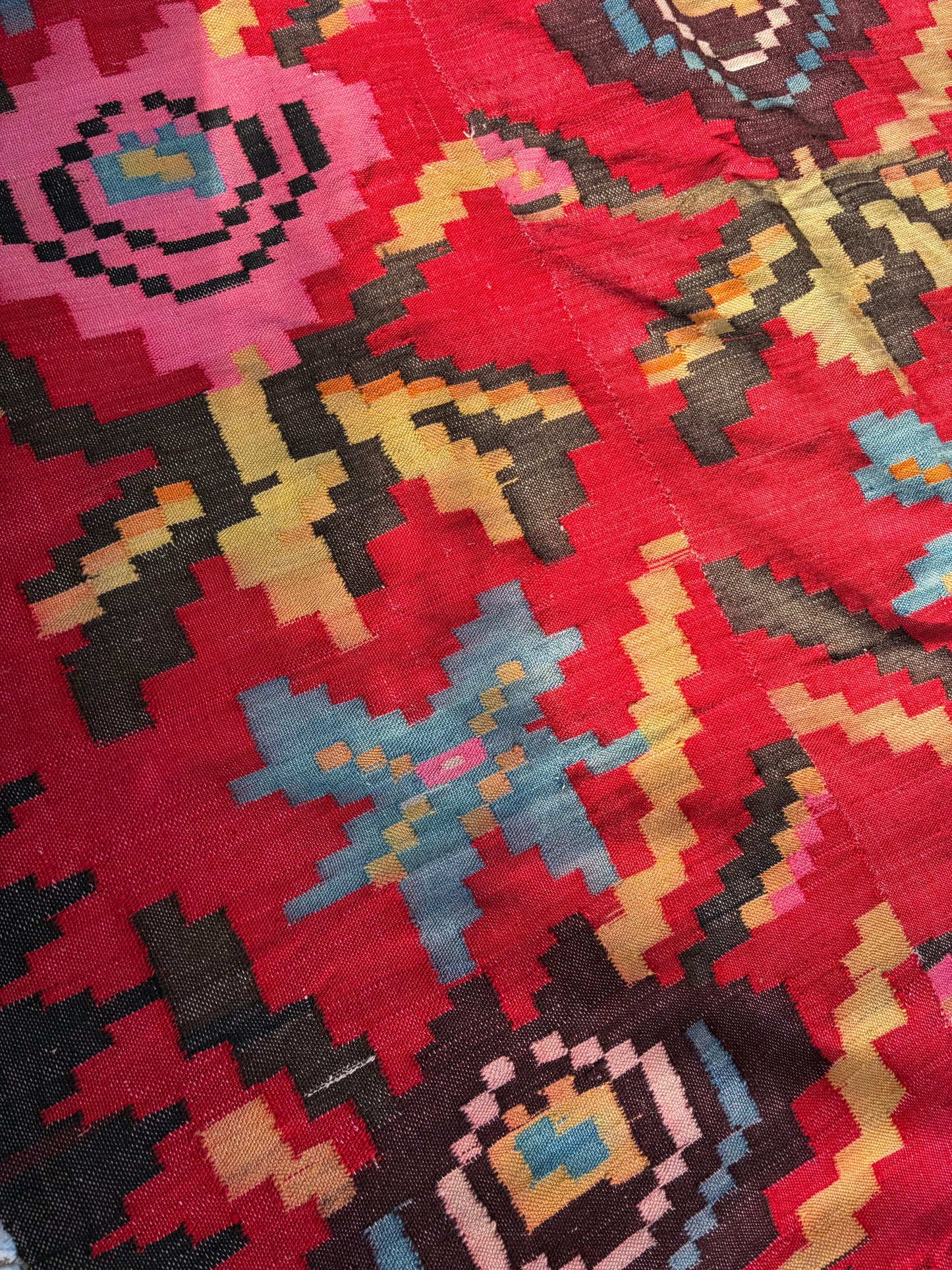RUG/ THROW