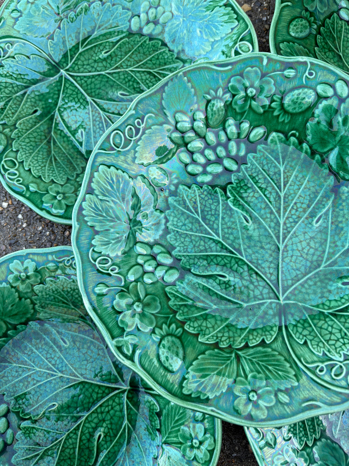 GREEN PLATES