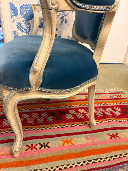 VELVET CHAIR