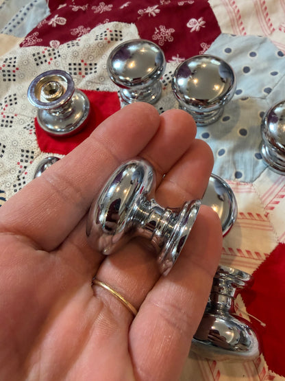 BATHROOM KNOBS