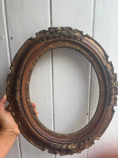 OVAL FRAME