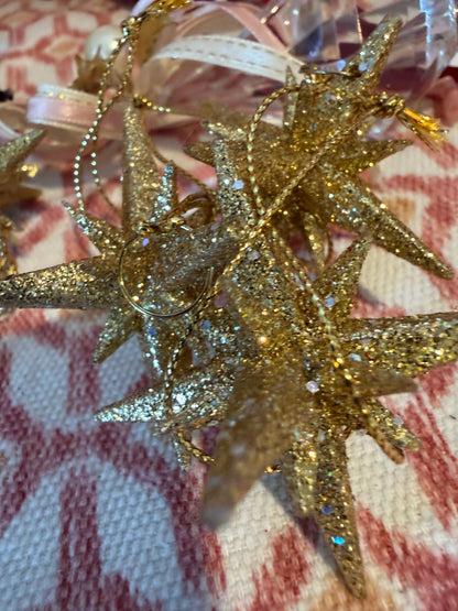 UNUSUAL DECORATIONS