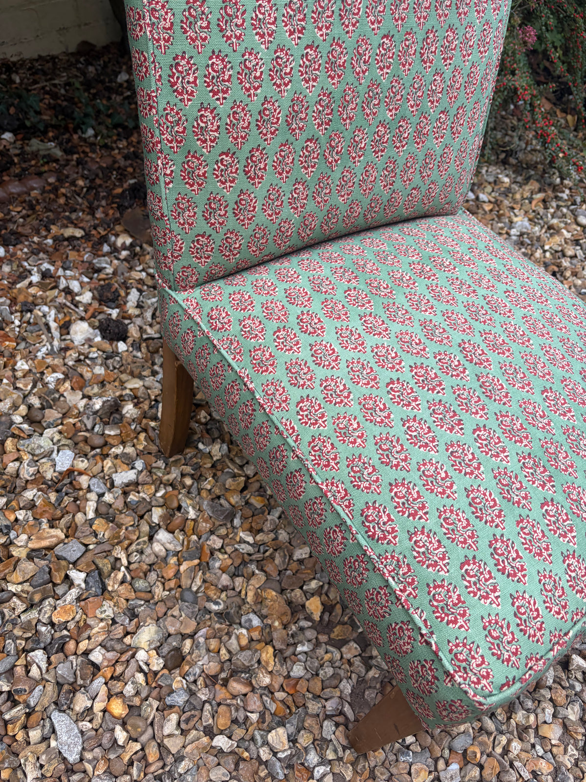 SLIPPER CHAIR