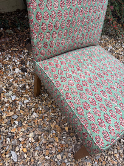 SLIPPER CHAIR