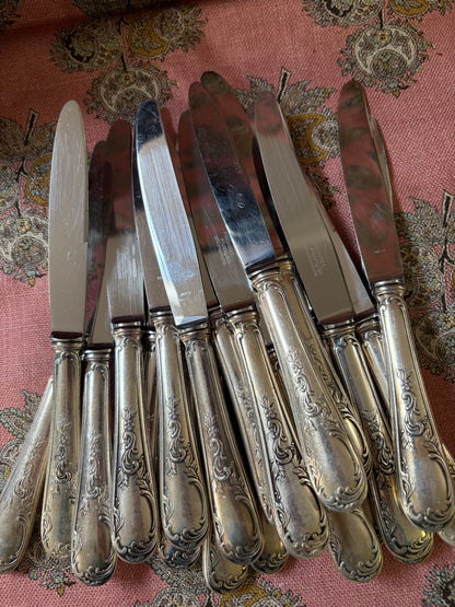21 KNIVES