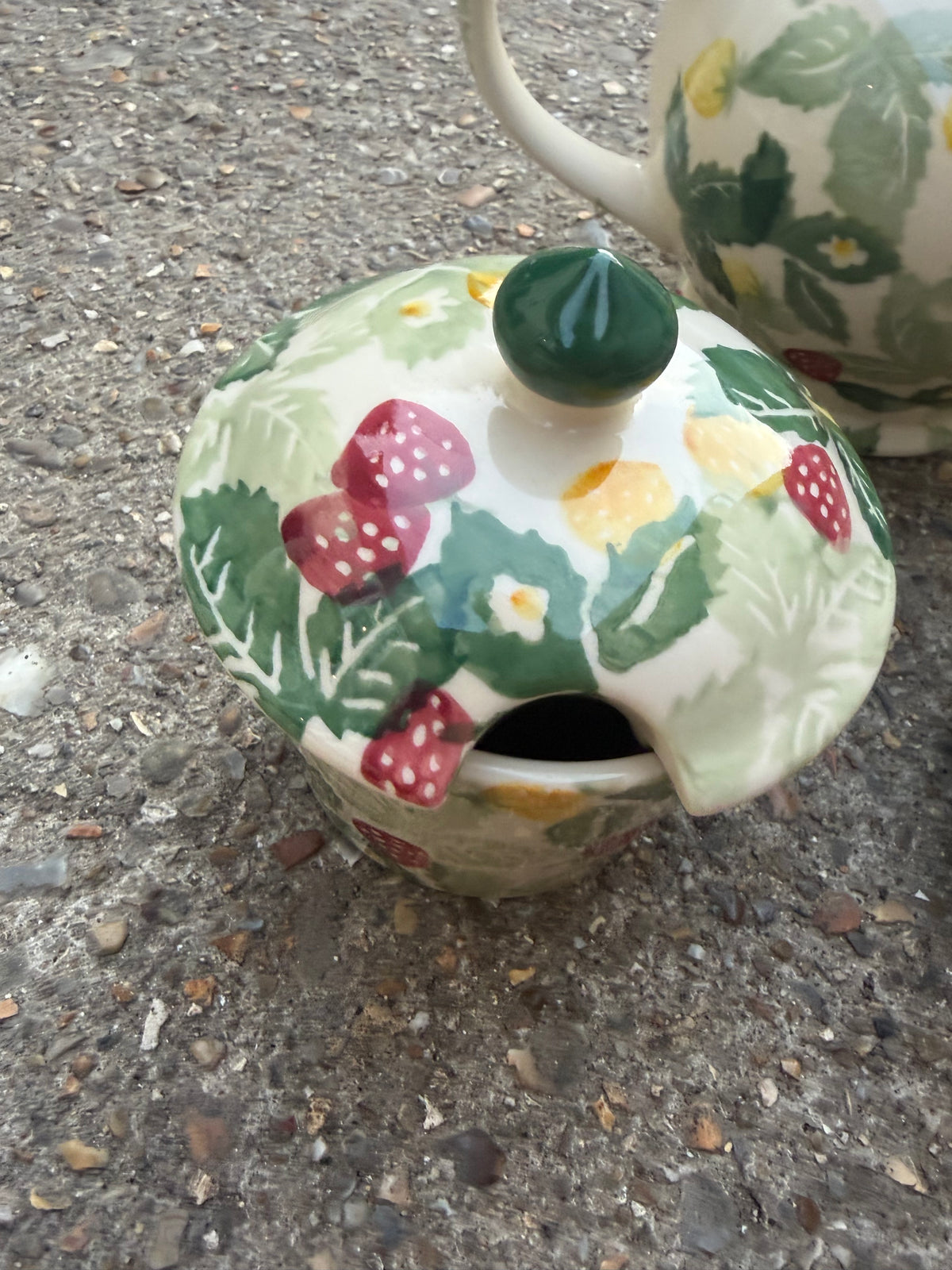 BRIDGEWATER POTTERY