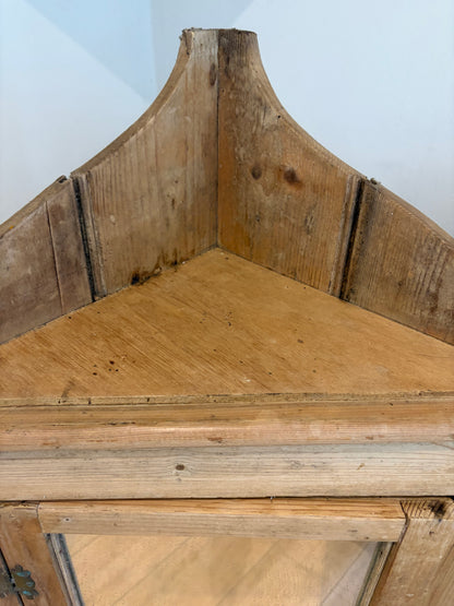 CORNER CABINET