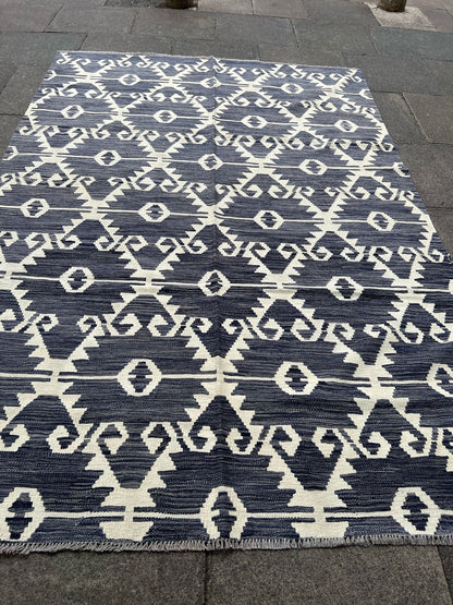 NAVY RUG