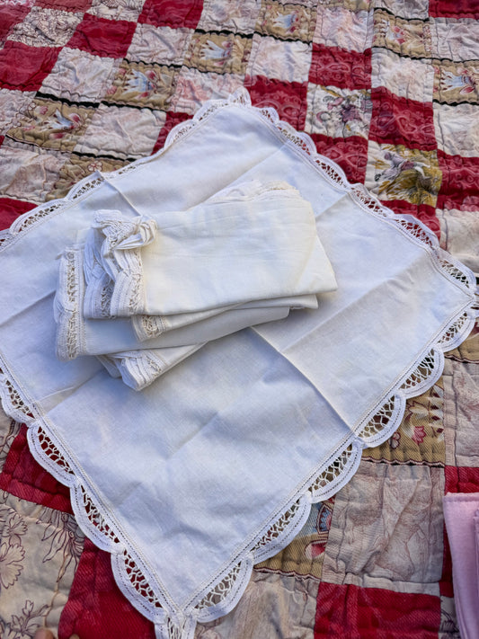 12 NAPKINS
