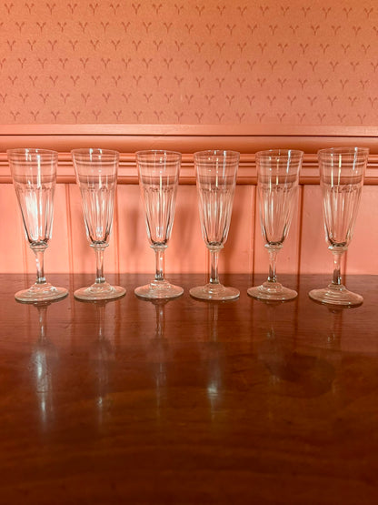 CHAMPAGNE FLUTES