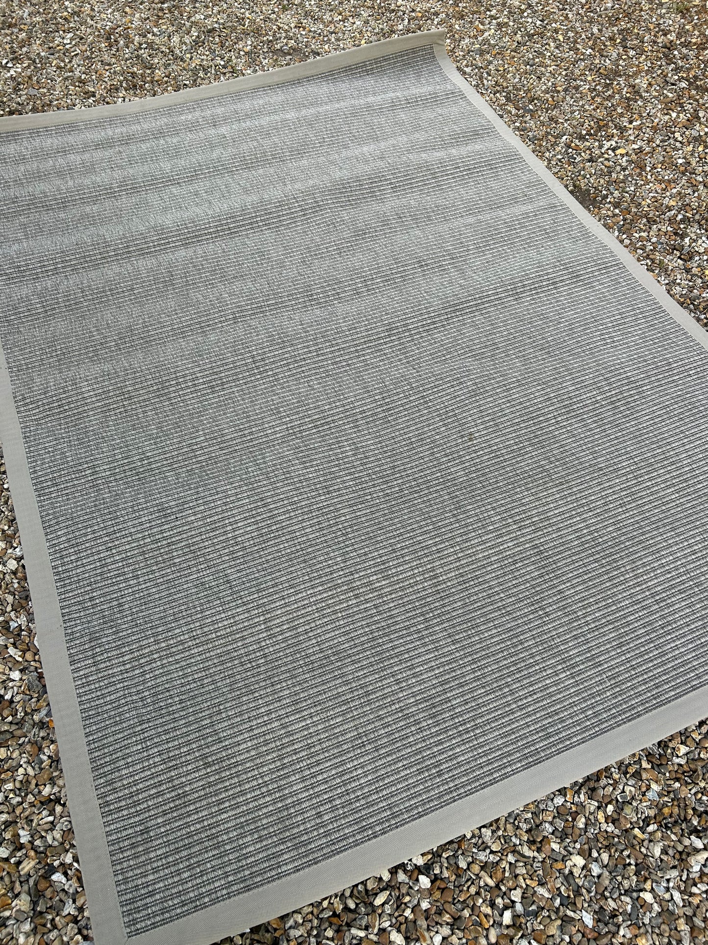 GREY RUG