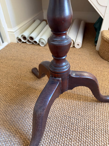 CIRCULAR TABLE