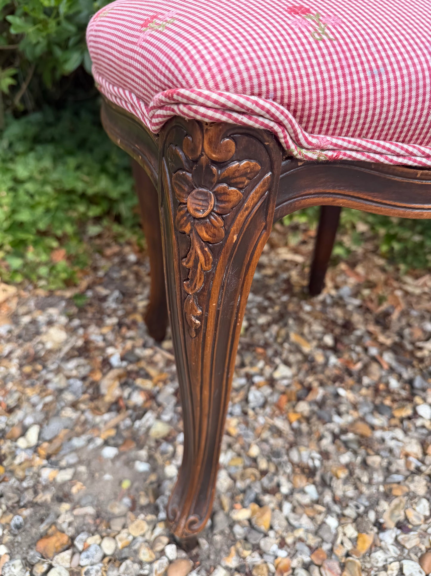 PAIR OF CHAIRS