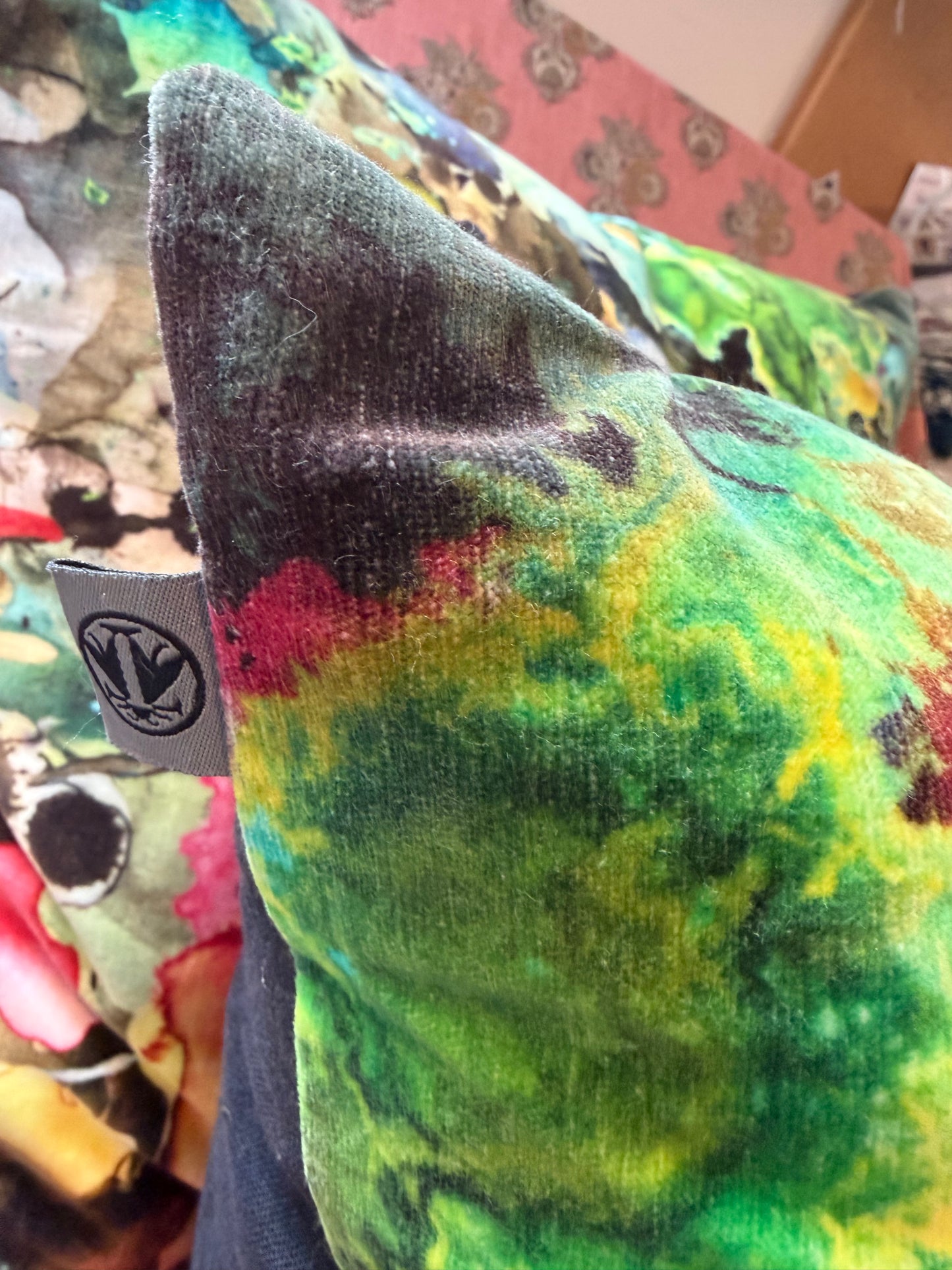 VELVET CUSHIONS