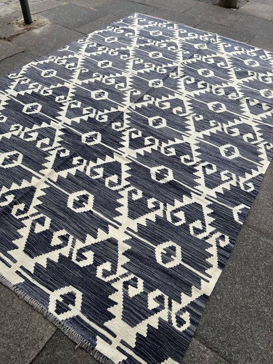 NAVY RUG