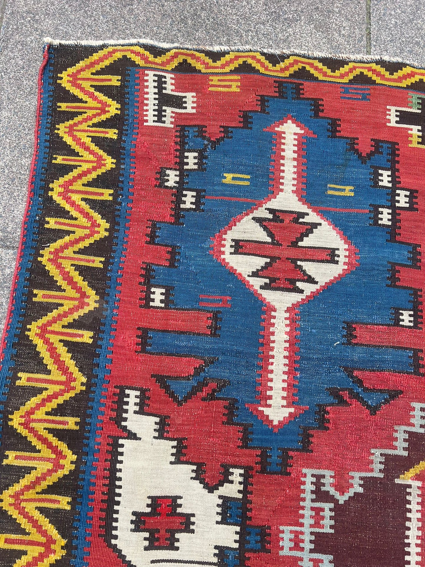 ANTIQUE KILIM