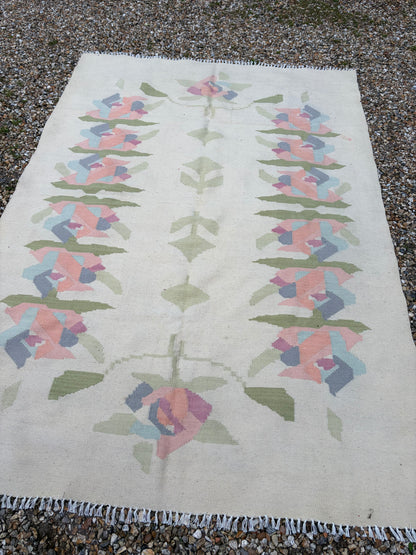 LARGE PALE RUG