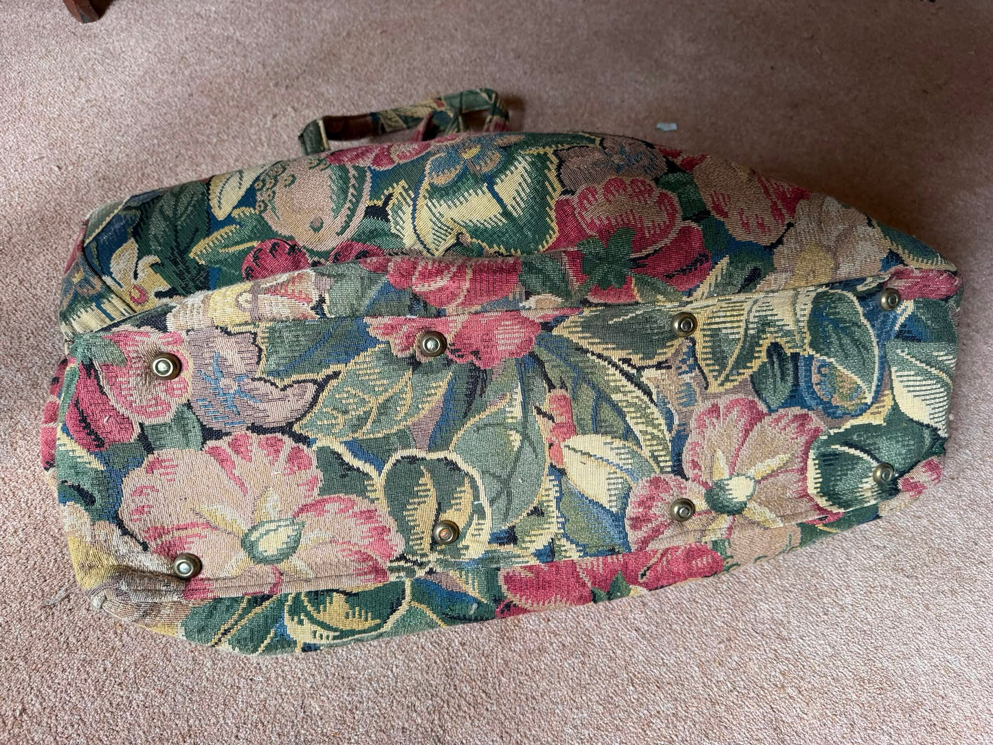 CARPET BAG