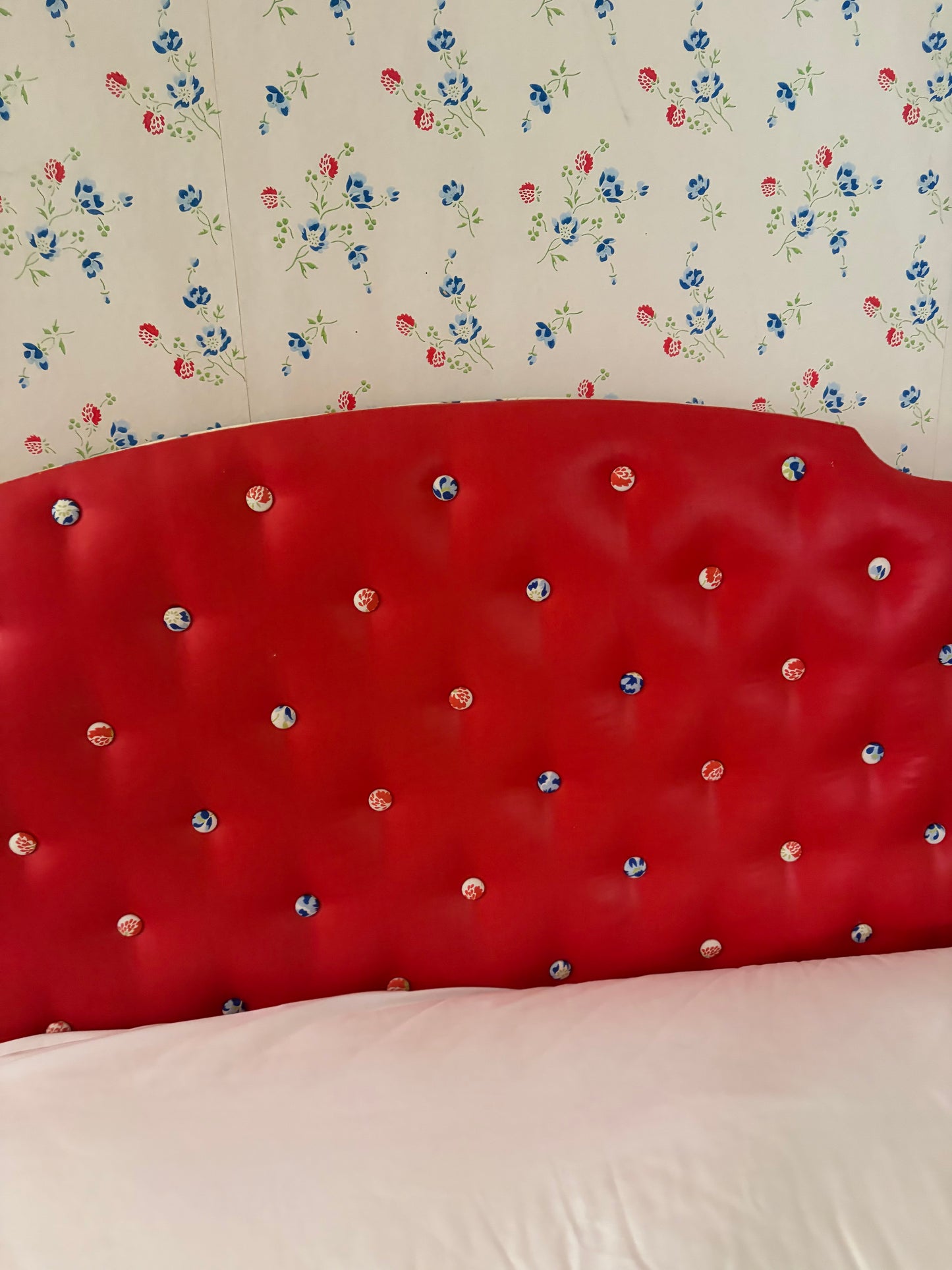 A PAIR OF SINGLE BEDS