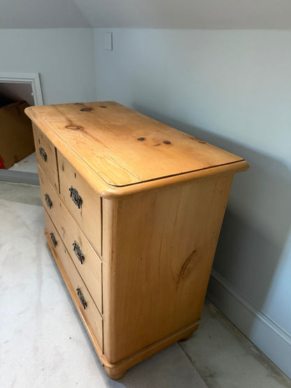 CHEST OF DRAWERS