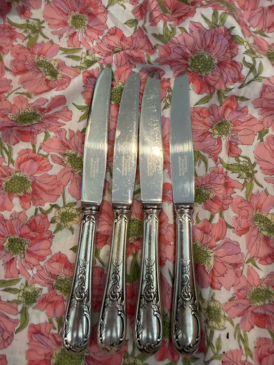 KNIVES