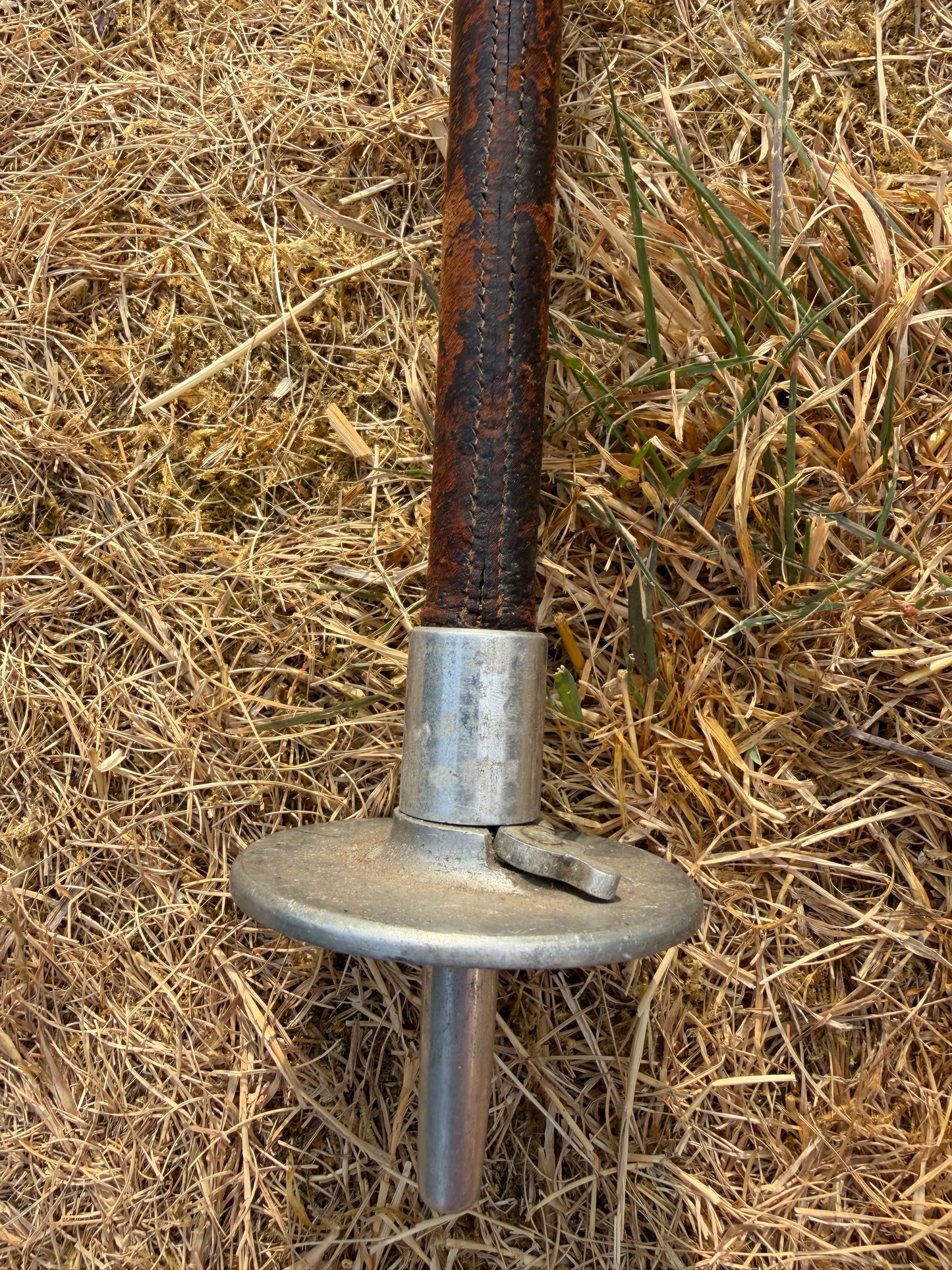 SHOOTING STICK