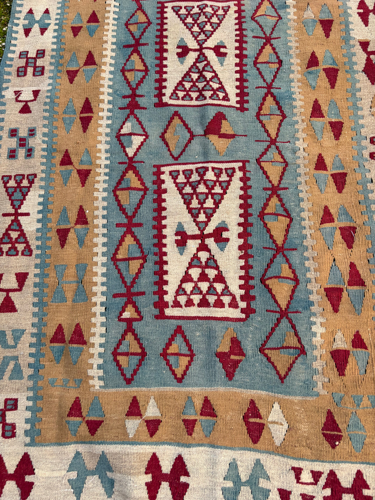 KILIM RUG
