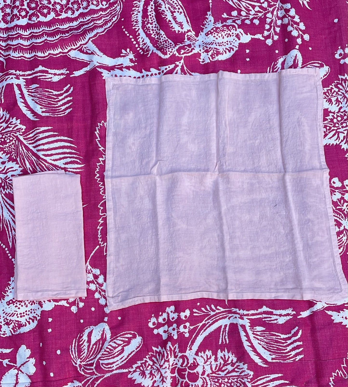 LINEN NAPKINS