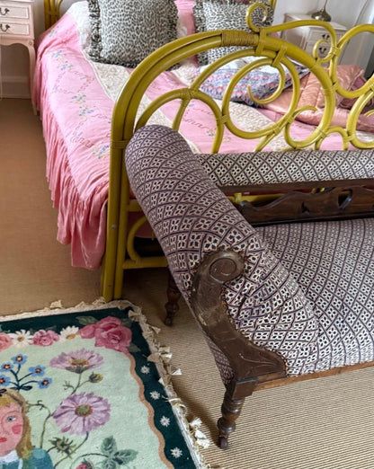 CHAISE