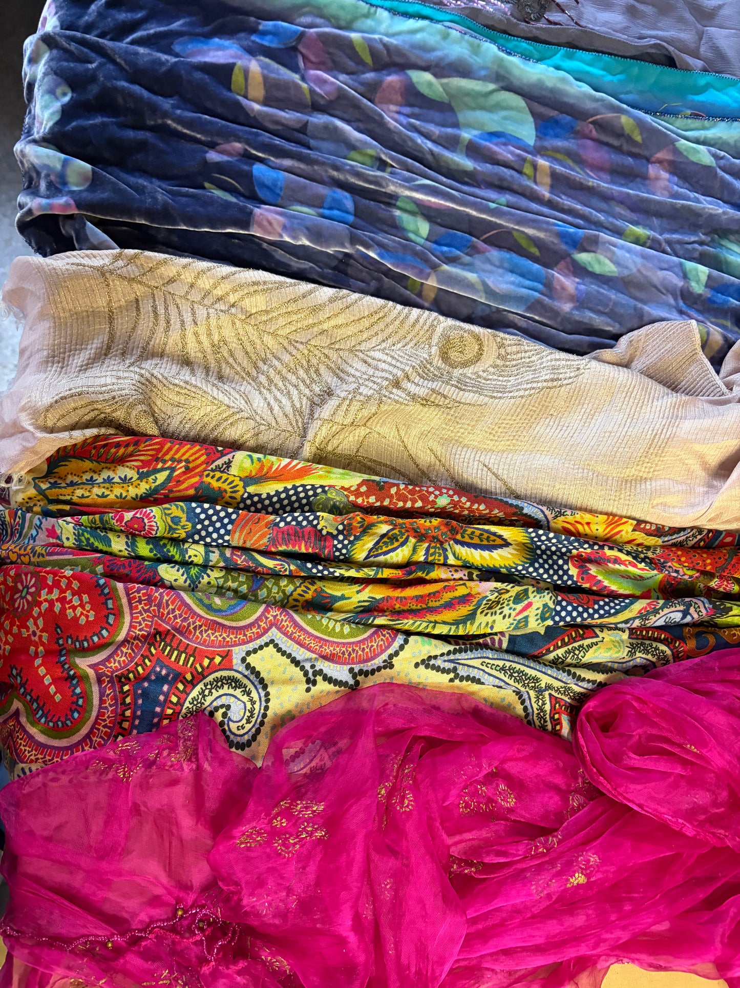 SCARVES x 5