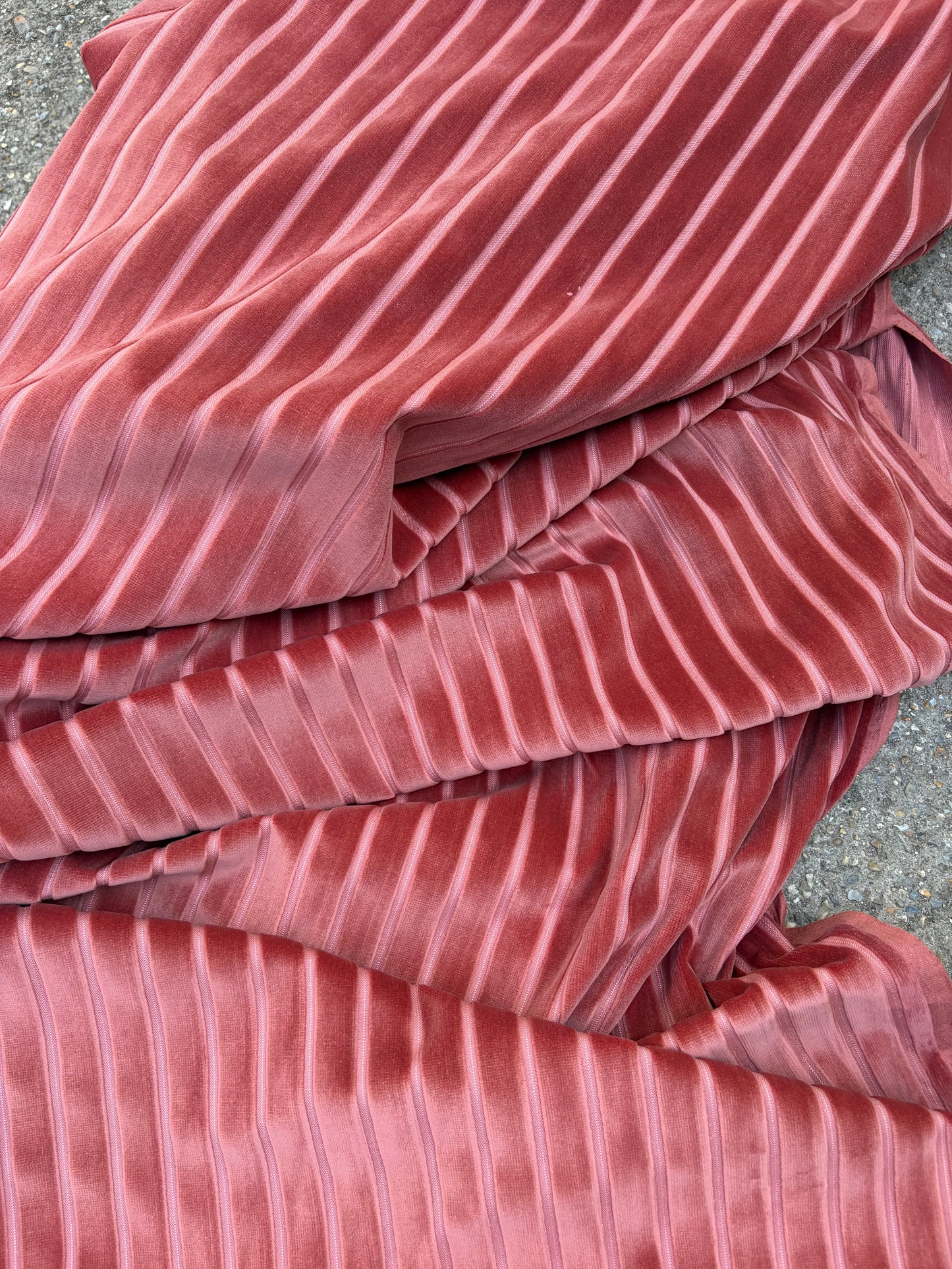 VELVET MATERIAL