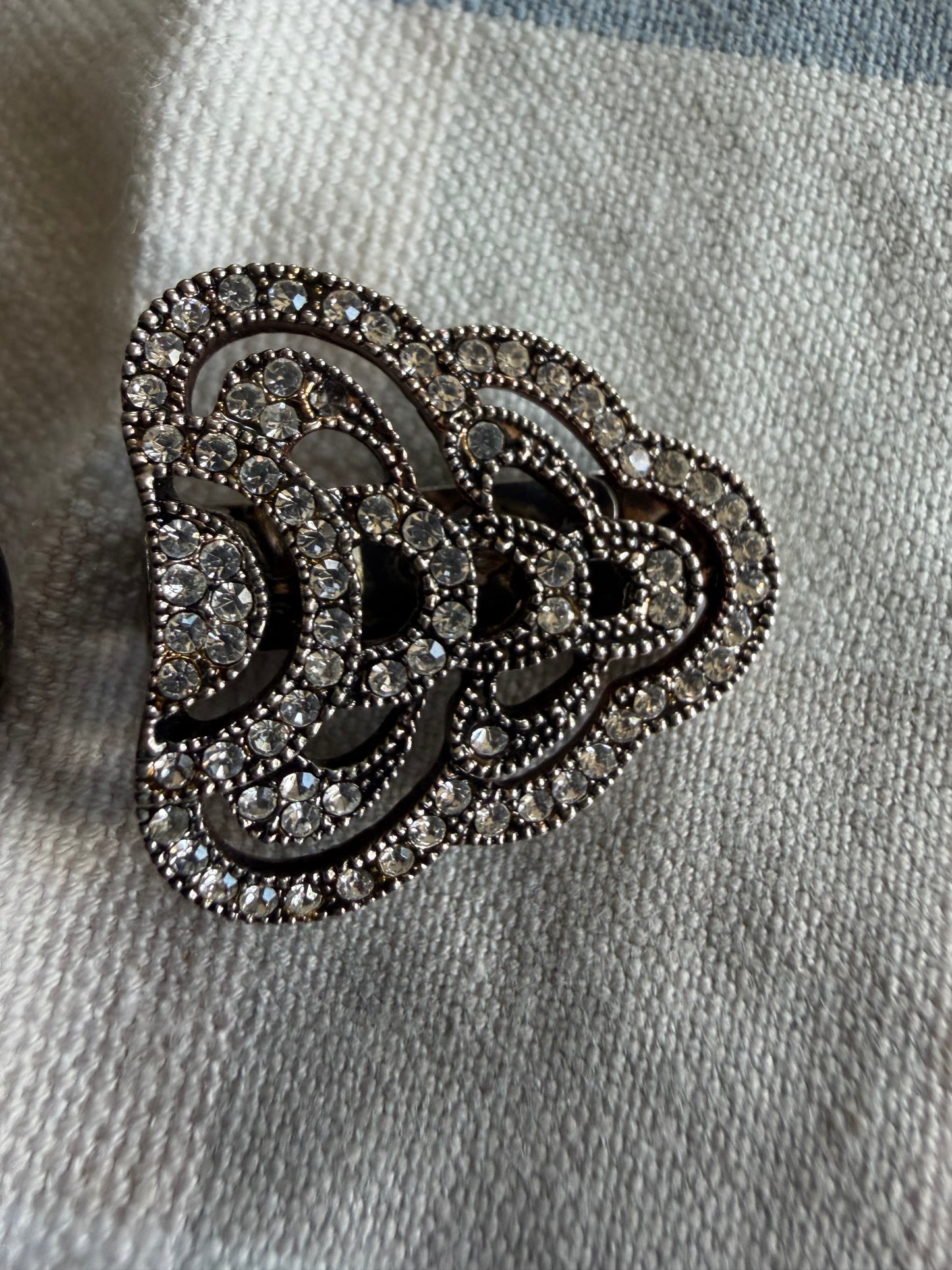 ART DECO BROOCH