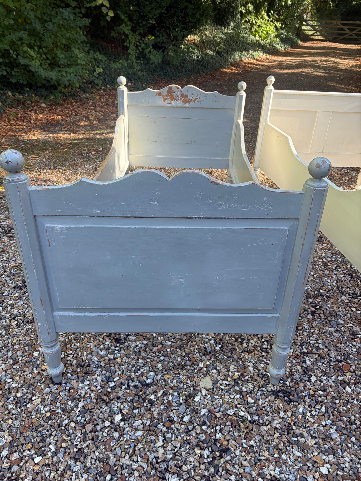 SINGLE SLEIGH BEDS