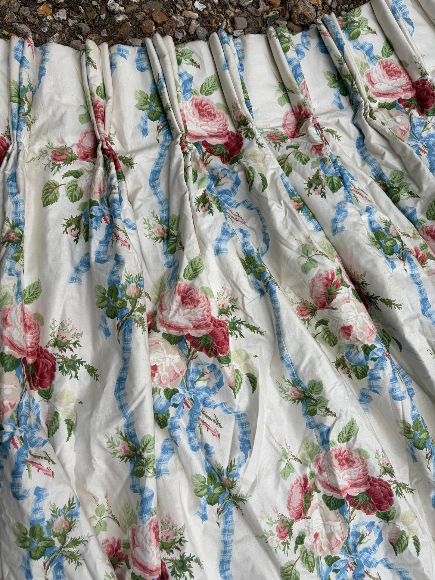 CURTAIN