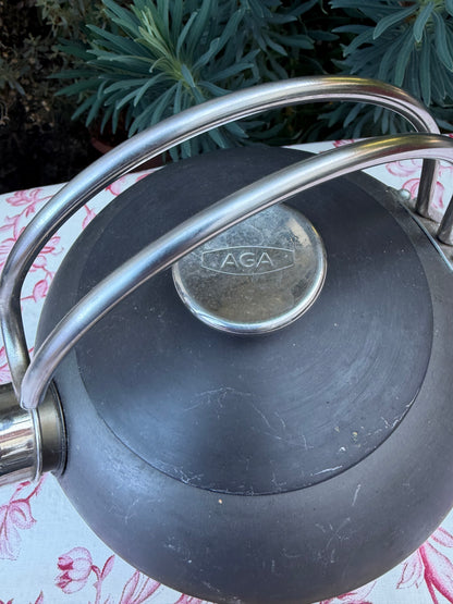 AGA BRUSH AND KETTLE