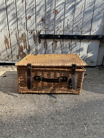 WICKER BASKET