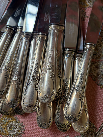 21 KNIVES