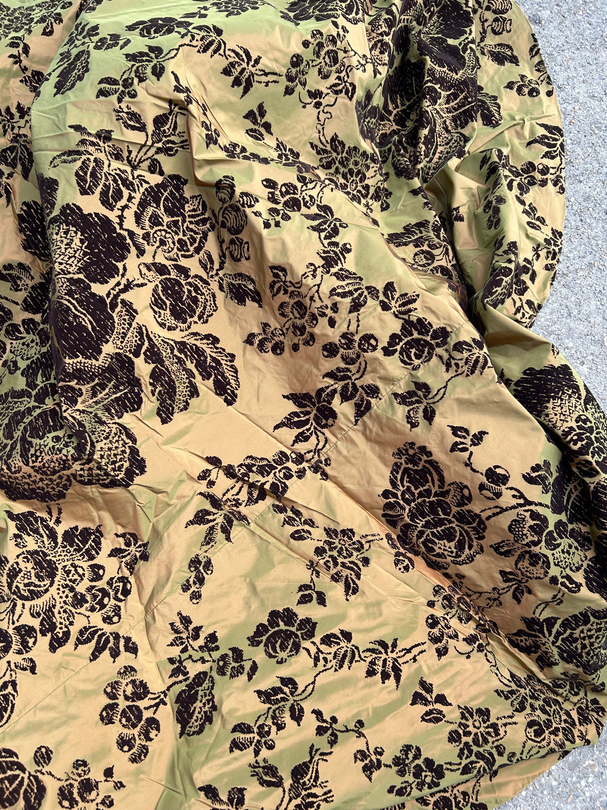 CIRCULAR CLOTH