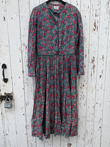 VINTAGE LAURA ASHLEY