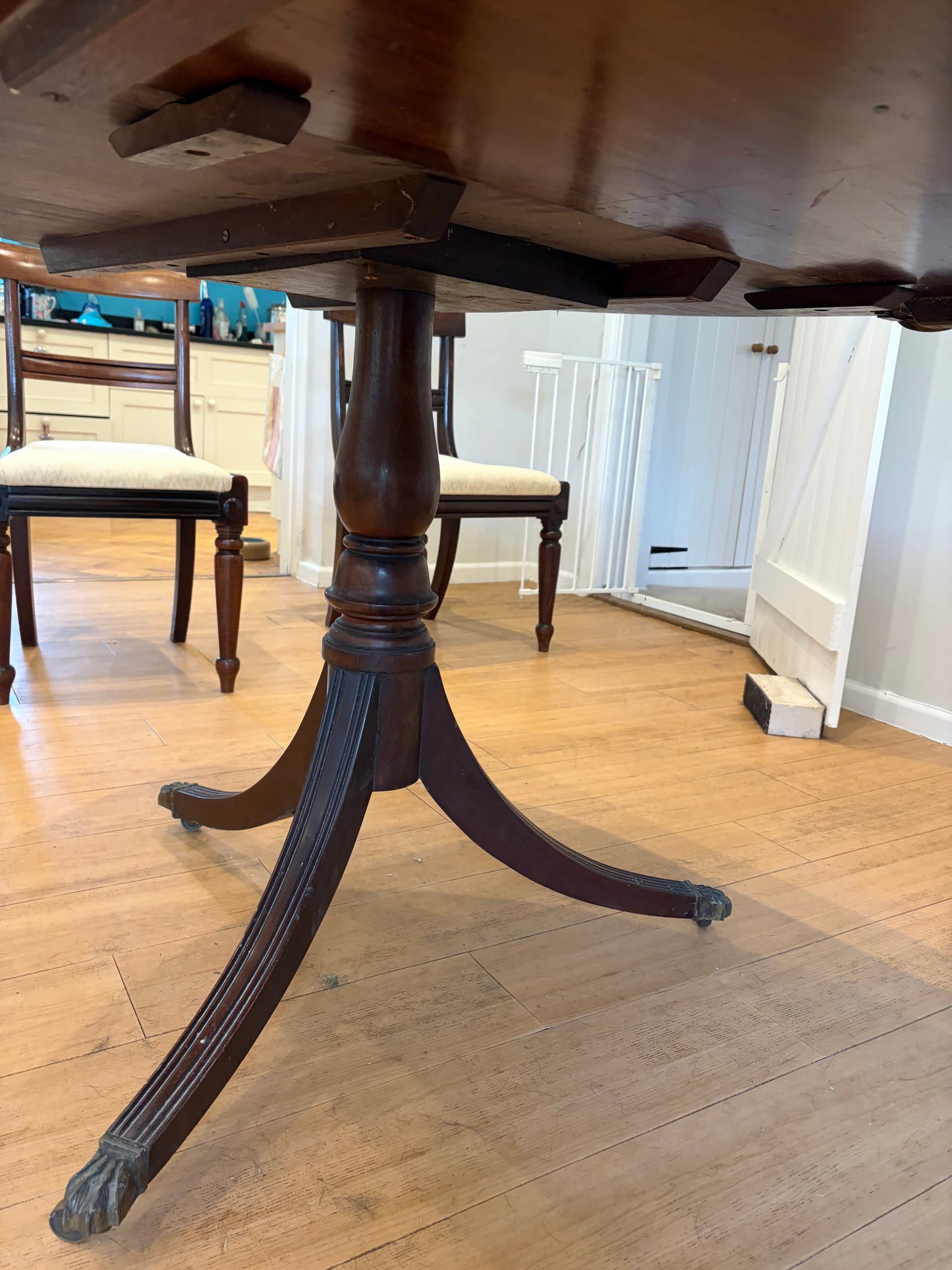 DINING ROOM TABLE