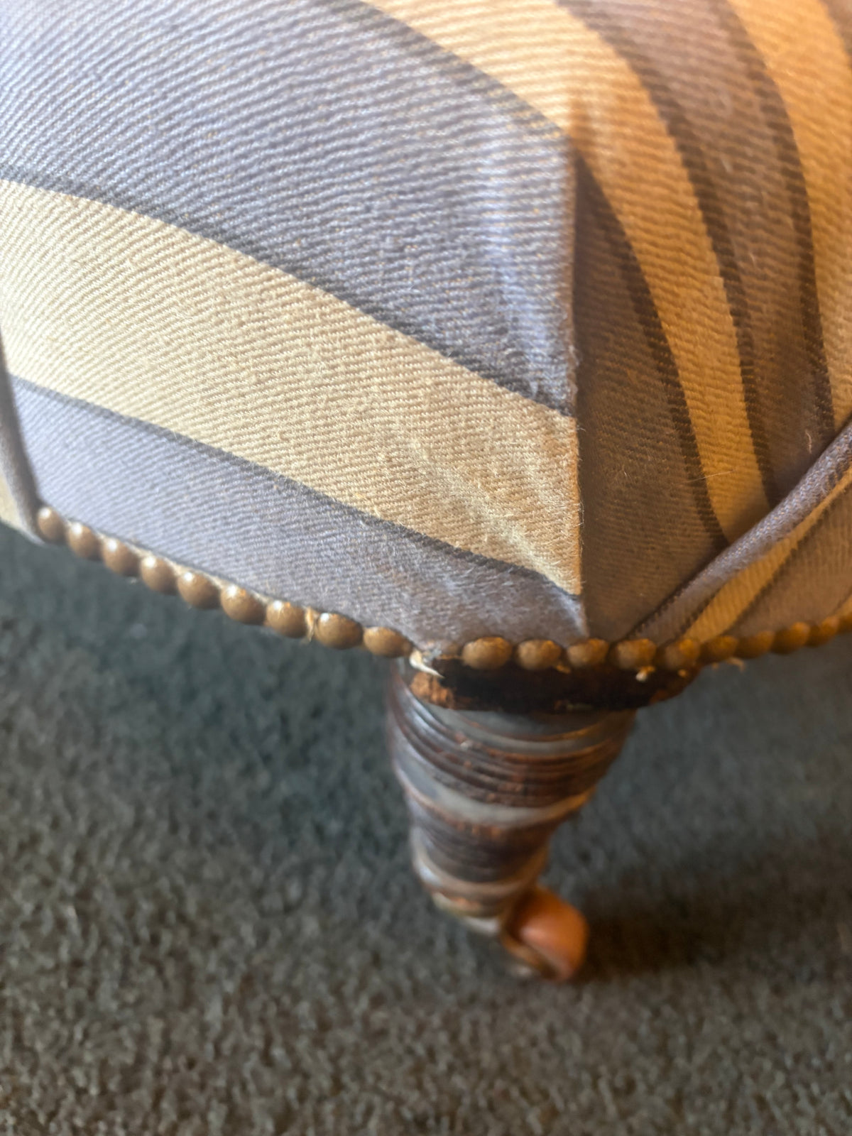 ARM CHAIR