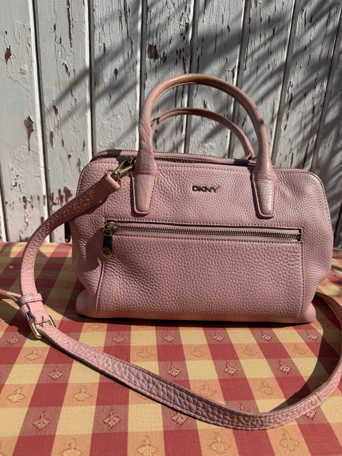 DKNY